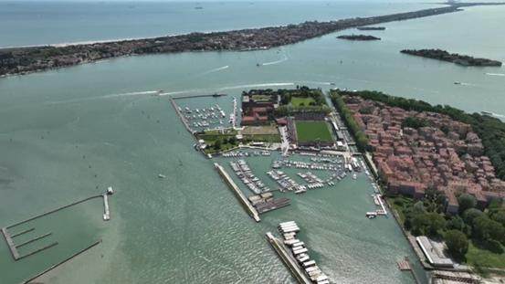 pp电子模拟器-沐浴威尼斯和煦日光，AC米兰艰难带走胜利