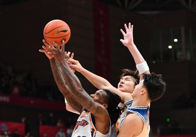 pp电子官网-夺俱乐部杯只是开始！上海男篮剑指赛季双冠