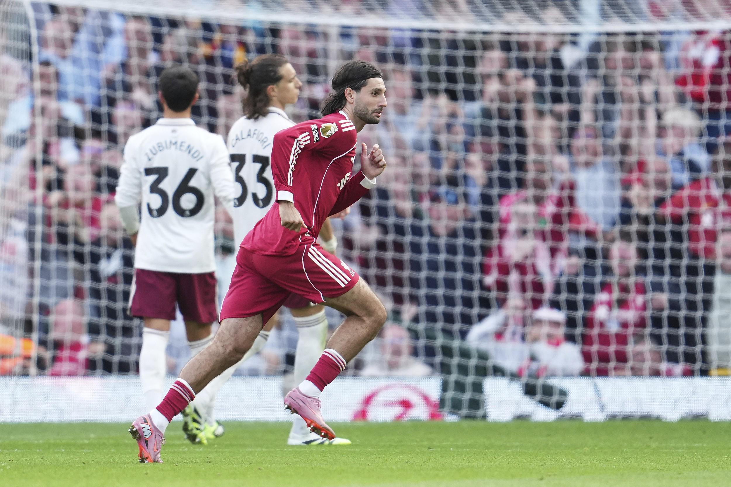 pp电子-强强对话击败阿森纳，本赛季英超仅剩利物浦保持全胜