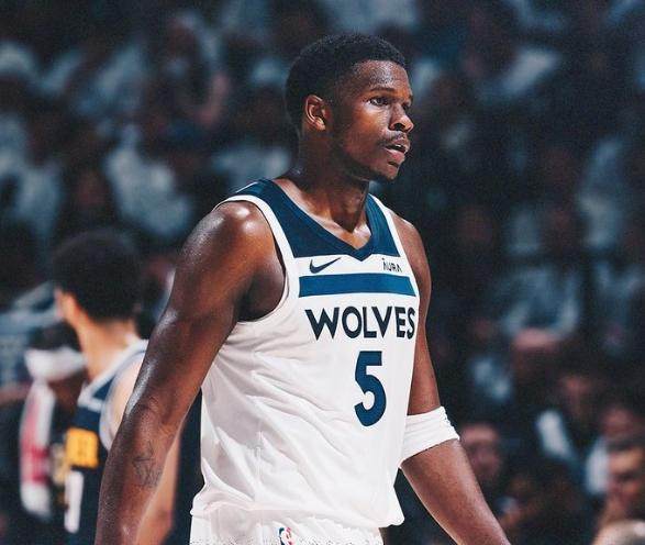 pp电子试玩-歇了3分钟狼队被暴13分 爱德华兹砍44分独木难支